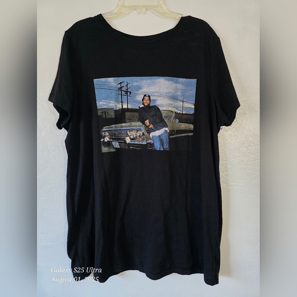 Torrid Black Tee with Urban Graphic